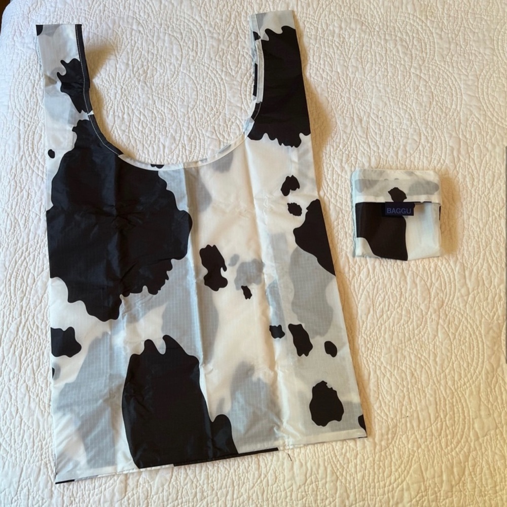 NWOT Baby Baggu in Cow Print 🐮